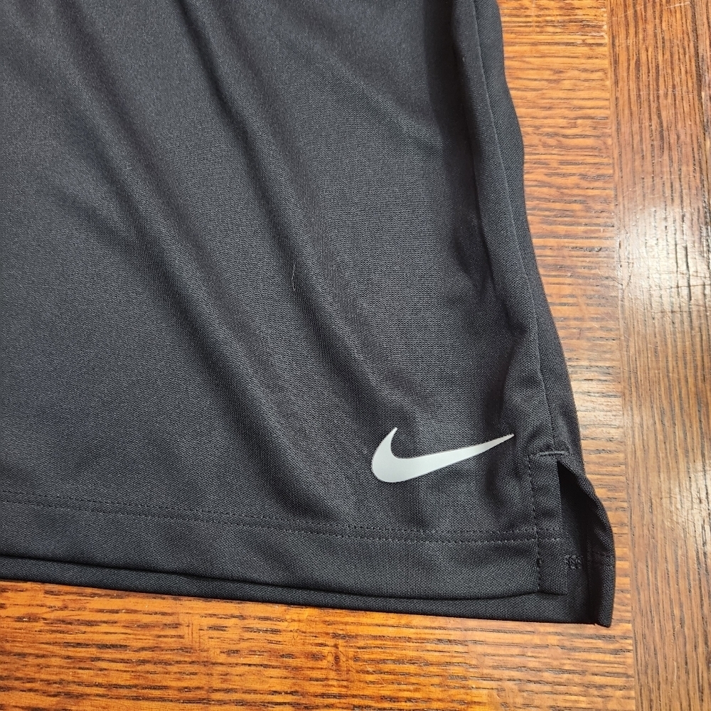 Nike Golf Women’s Black Tank Top Polo Shirt Size XL EUC dri fit - Picture 4 of 9